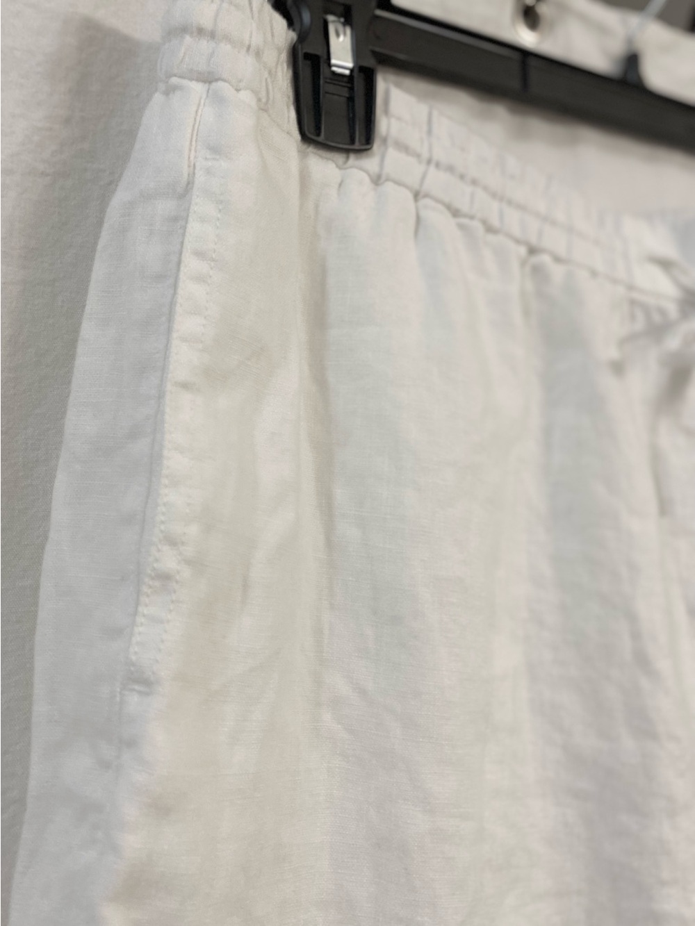 Tommy Bahama White Linen Drawstring Shorts. NWT. Size L. Loose Fit, 2 Pockets. - Picture 4 of 13